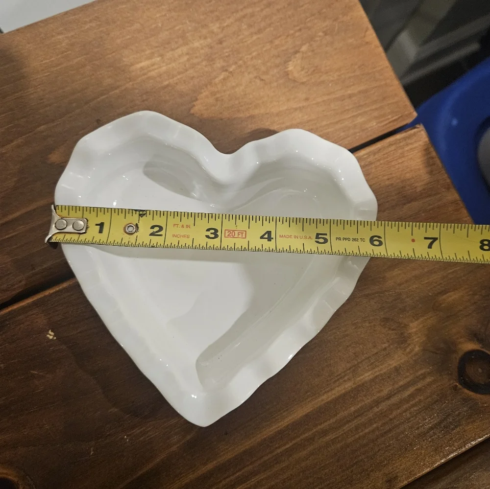 CRATE & BARREL Small Valentine Heart Ruffle Dish Trinket Holder Candy Dish Decor